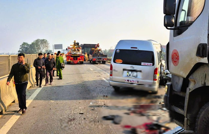 Hiện trường vụ tai nạn thảm khốc trên cao tốc khiến 4 người chết, 6 người bị thương