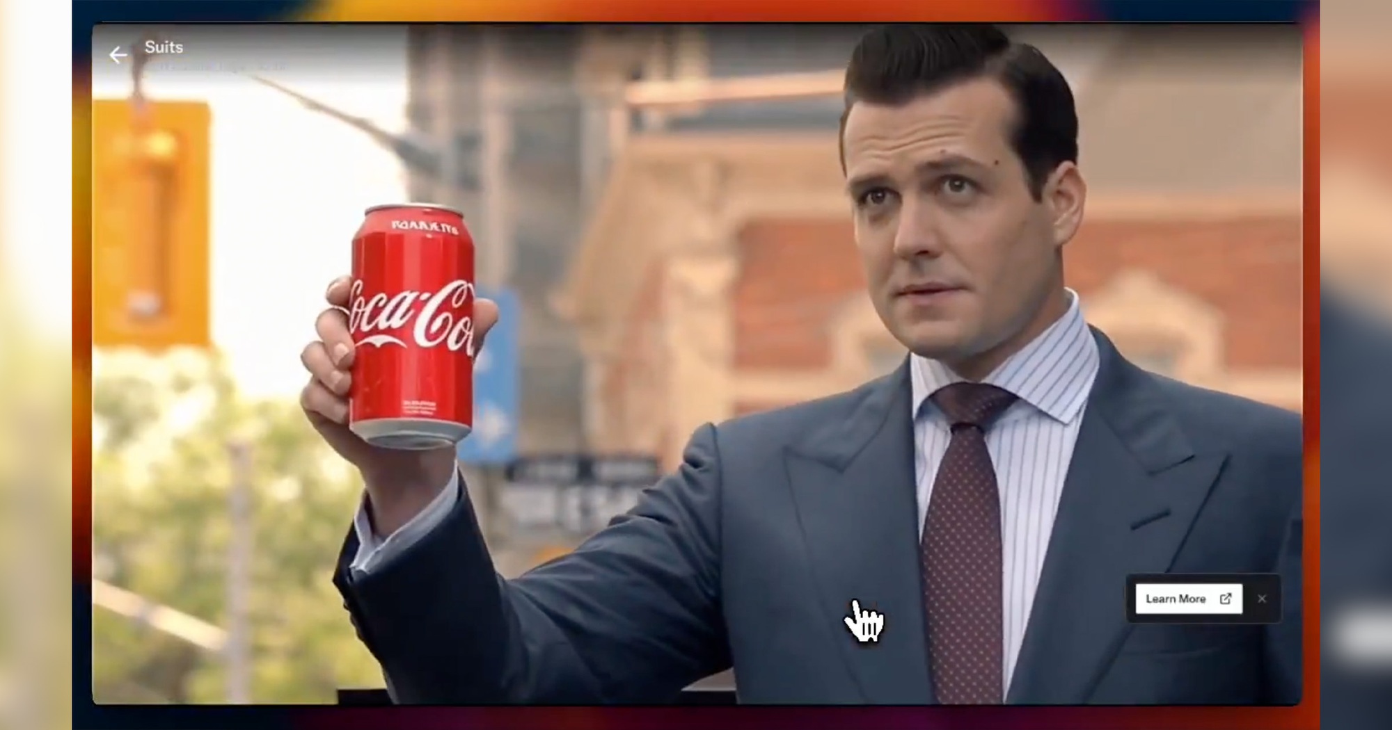 AI mới của Elon Musk lại nghĩ ra cách nhét quảng cáo vào mọi cảnh phim bạn đang xem