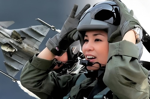 Hoàng hậu Thái Lan Suthida tự lái tiêm kích Gripen trong chuyến bay solo đầu tiên