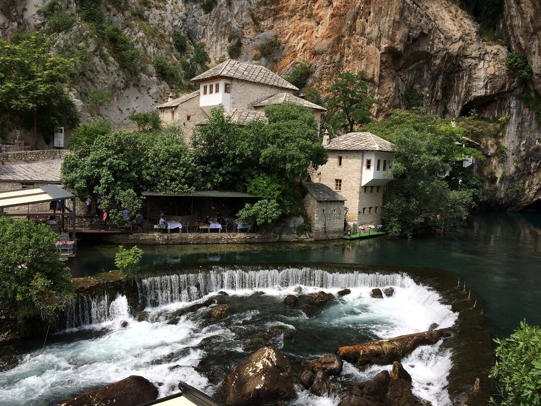 Blagaj – thị trấn cổ bên dòng Buna, nơi thiên nhiên và lịch sử hòa quyện