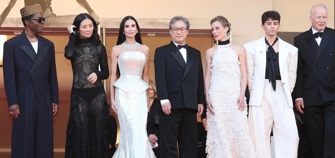Dàn sao quyến rũ trên thảm đỏ khai mạc Liên hoan phim Cannes