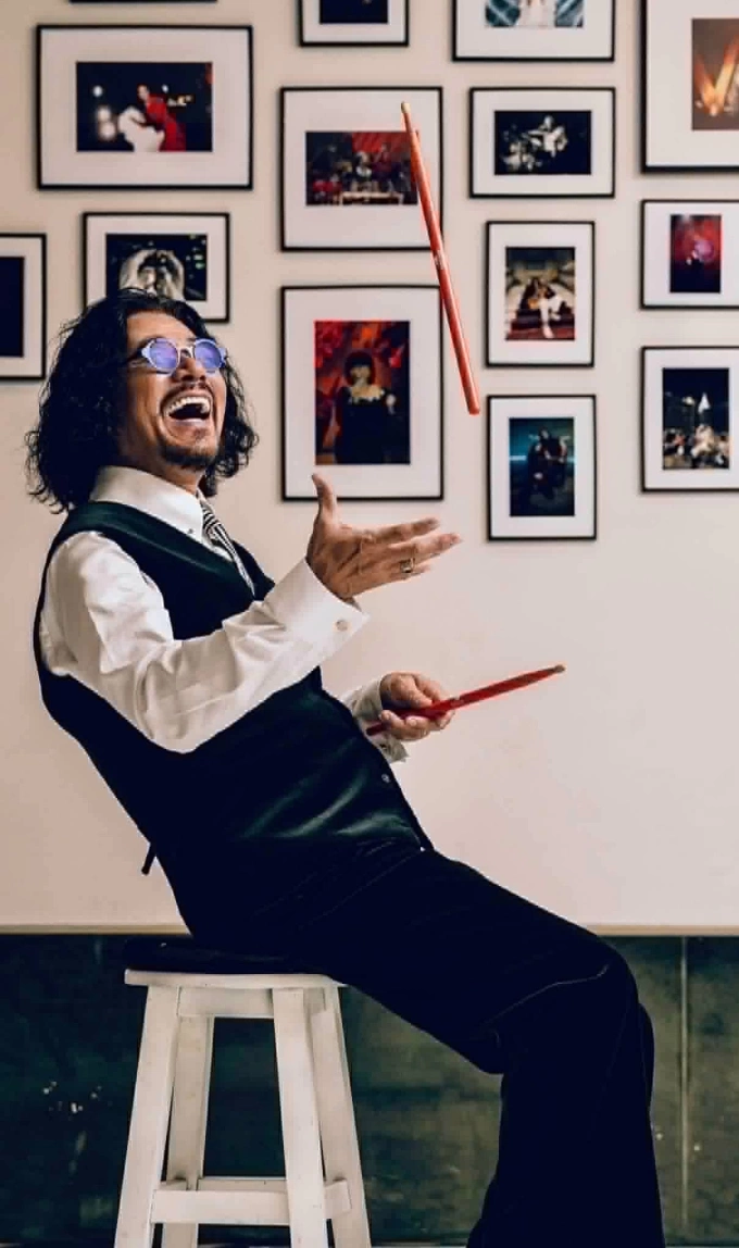 Nghệ sĩ Khắc Triệu lần đầu ra MV