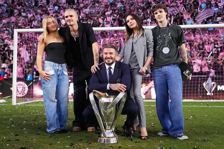 Gia đình Beckham dậy sóng: Con trai cả chặn bố mẹ trên Instagram, mâu thuẫn âm ỉ