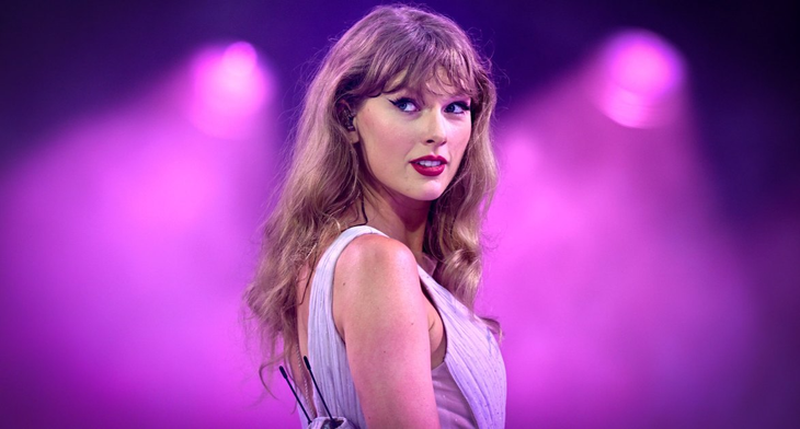 Taylor Swift làm nên lịch sử khi được vinh danh vào Đại sảnh Danh vọng Nhạc sĩ