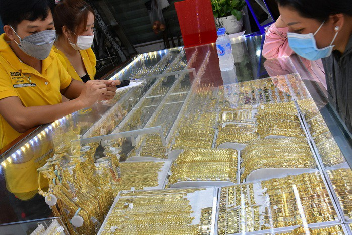 Giá vàng hôm nay 10-2: Tiếp tục tăng mạnh