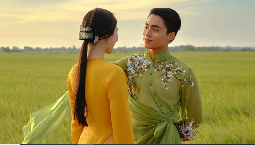 Nữ trung úy đóng MV cùng Mono
