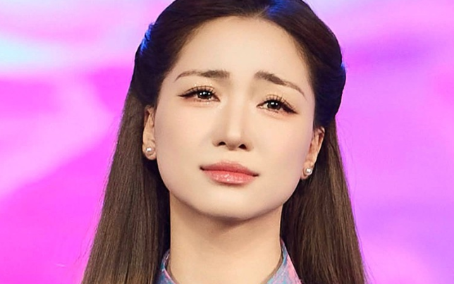 Hòa Minzy: "Tôi không cần tiền của mấy người"