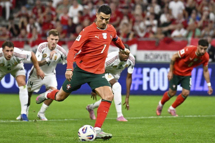 Ronaldo không còn “bất khả xâm phạm” ở tuyển Bồ Đào Nha