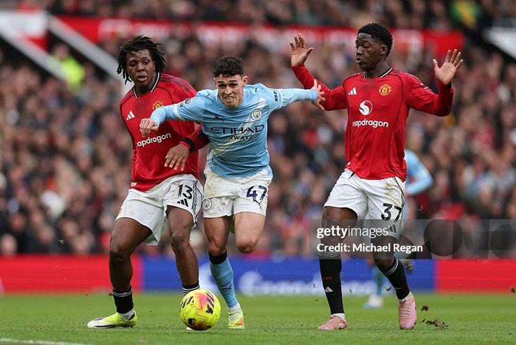 HLV Carrick muốn Mainoo ở lại MU, chứng minh Amorim sai lầm