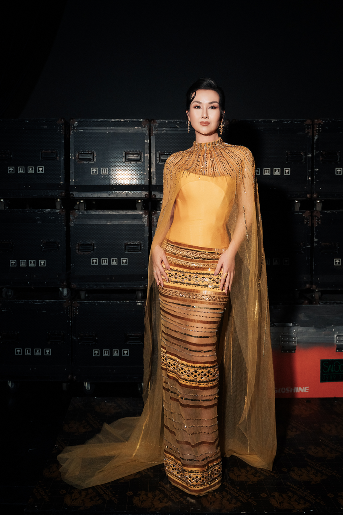 Mặc áo dài đẹp như Võ Hạ Trâm