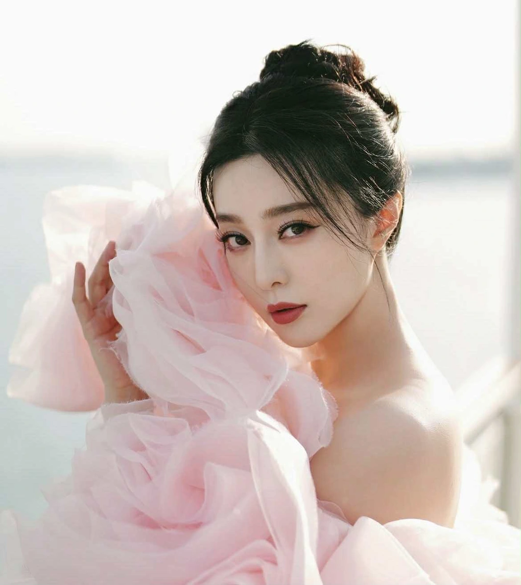 Phạm Băng Băng kiếm bộn tiền từ việc kinh doanh mỹ phẩm (Ảnh: Instagram).